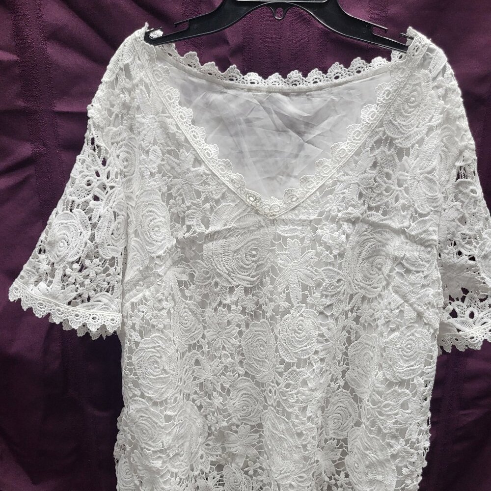 Delicate lined Lace White top 3XL